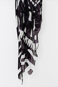 UPBEAT BLACK AND WHITE SCARF